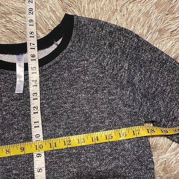 FABLETICS Black‎ and Gray Cropped Sweatshirt Size Small - Picture 5 of 6